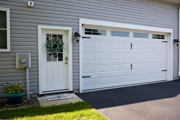 24/7 Emergency Garage Door Roller Replacement experts in Temperance, MI